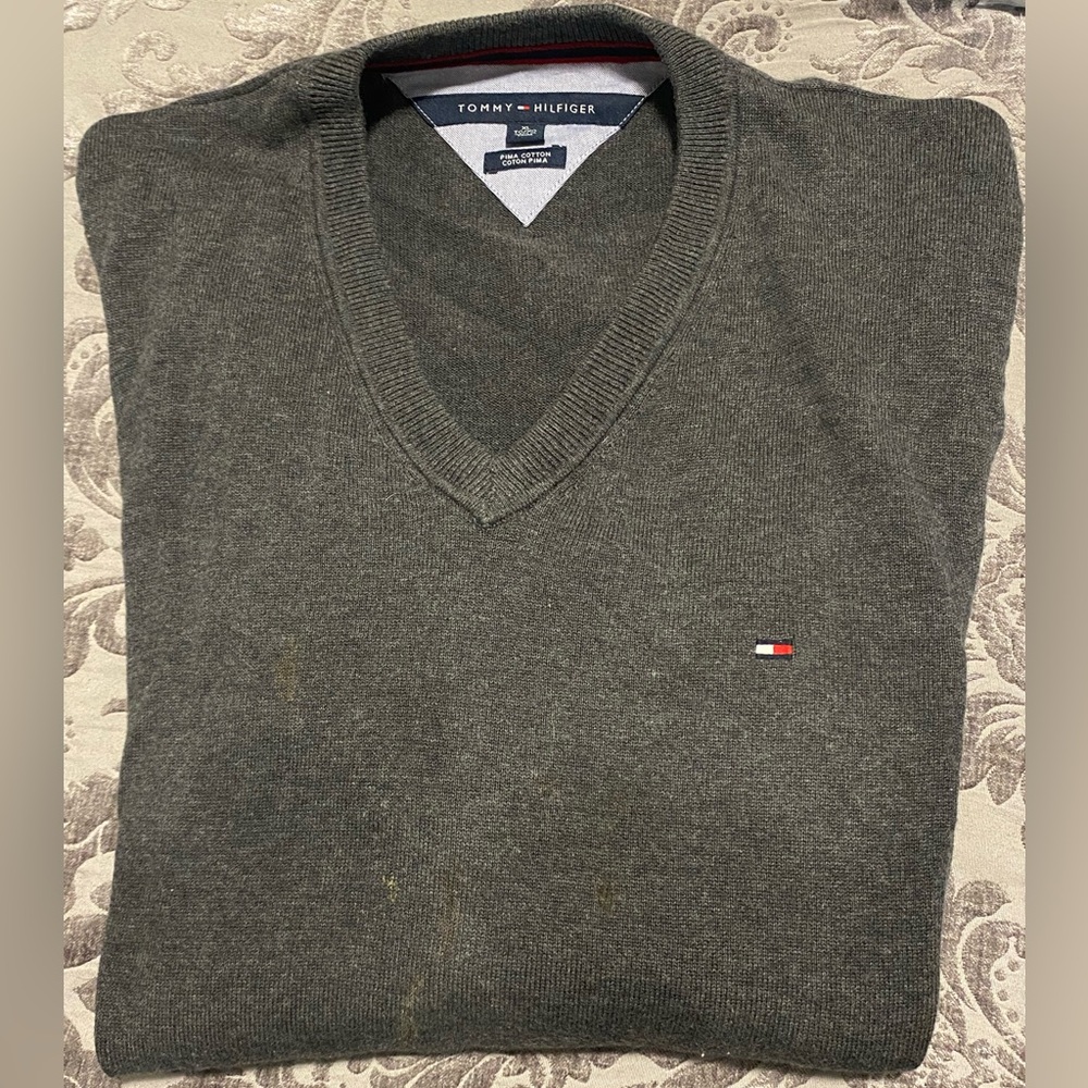 Hilfiger | Men’s V Neck Pullover, Size XL